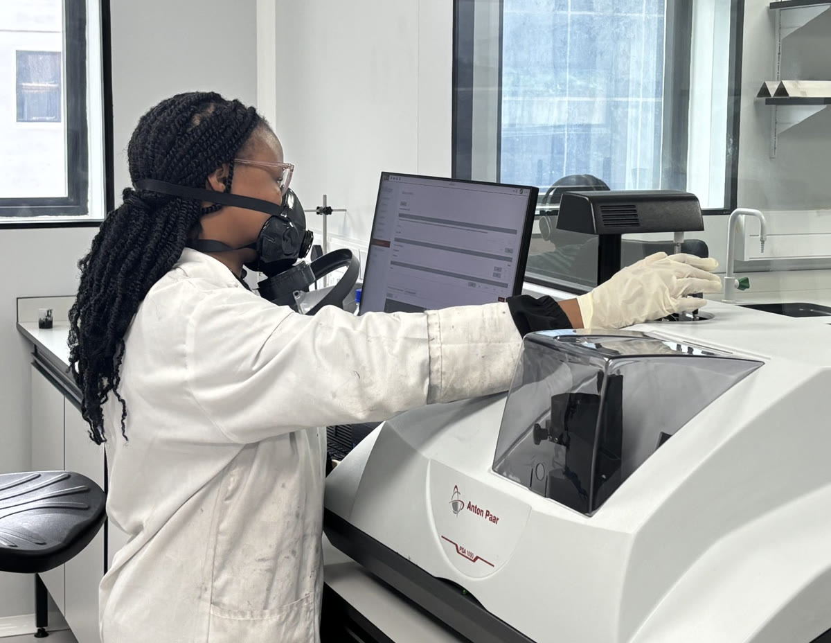 Particle size analysis being run in the Isondo analytical laboratory.